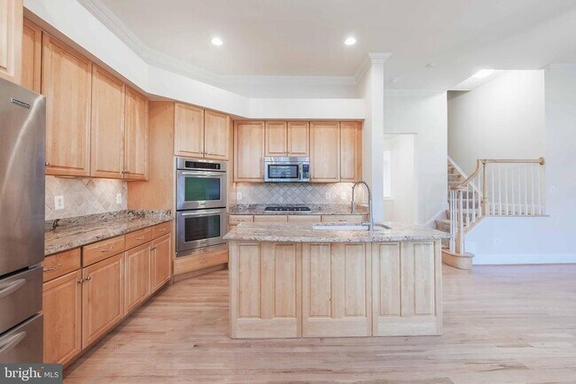 Building Photo - 2303 Sawtooth Oak Ct