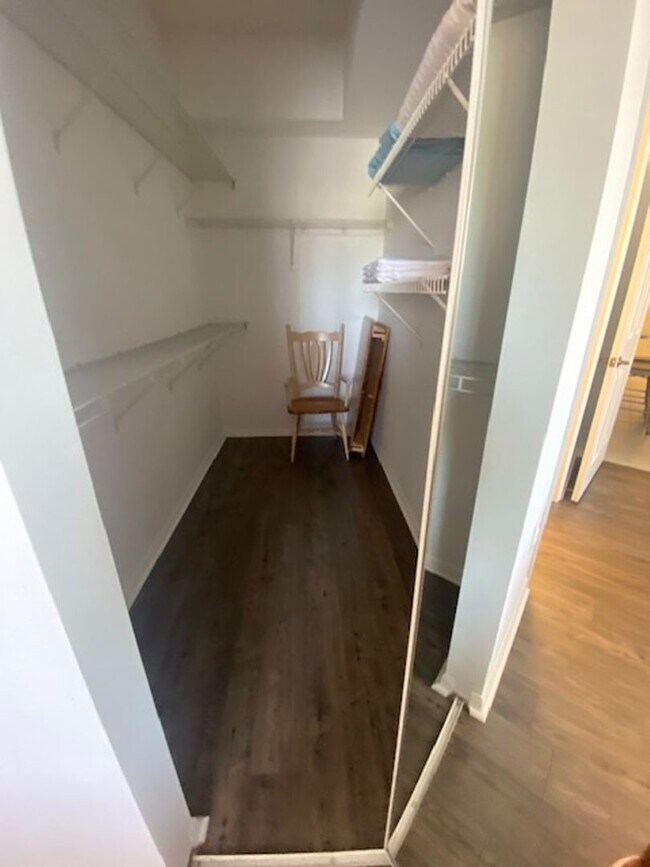 Building Photo - Furnished 2 bedroom 2 bathroom condo