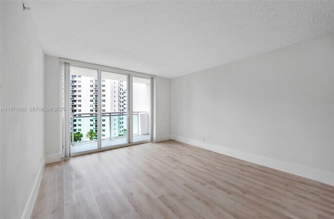 Building Photo - 3000 S Ocean Dr