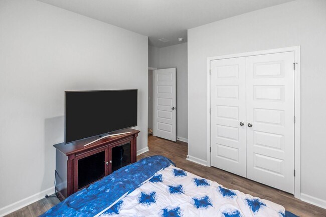 Building Photo - 168 Bottlebrush Dr