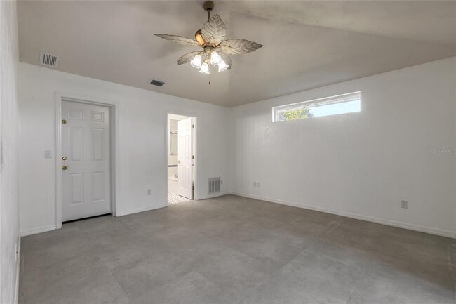 Building Photo - 1694 Town Park Dr