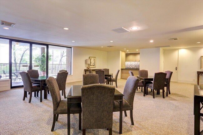 Building Photo - 21 Briar Hollow Ln