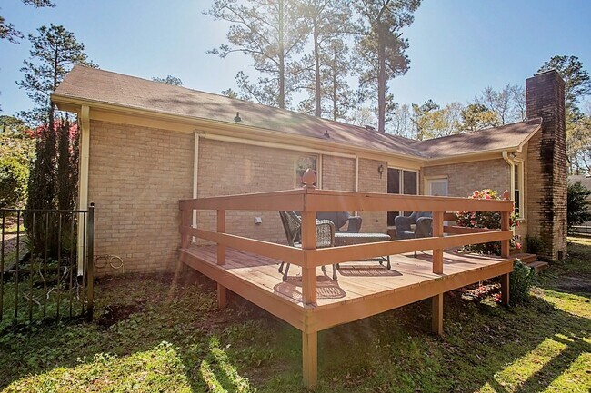 Building Photo - 104 McFadyen Dr
