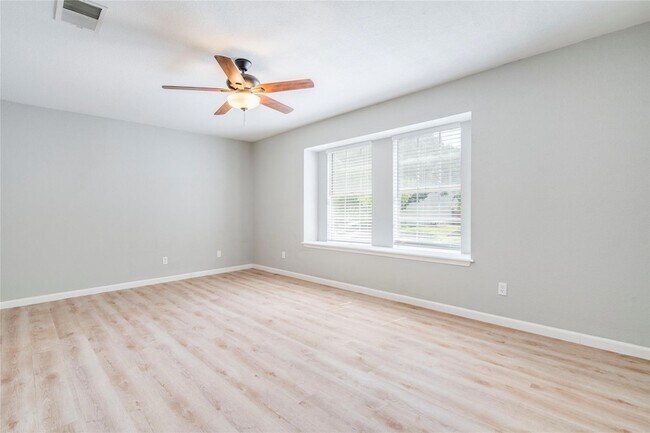 Building Photo - 13808 Lothian Dr