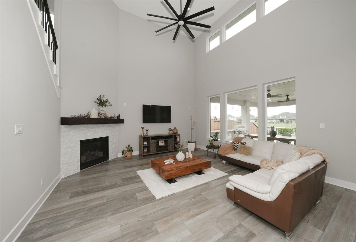 Building Photo - 413 Stratus View Ct