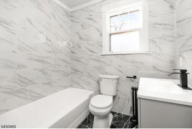 Building Photo - 57 Sanhican Dr