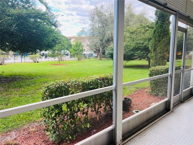 Building Photo - 2402 Antigua Cir