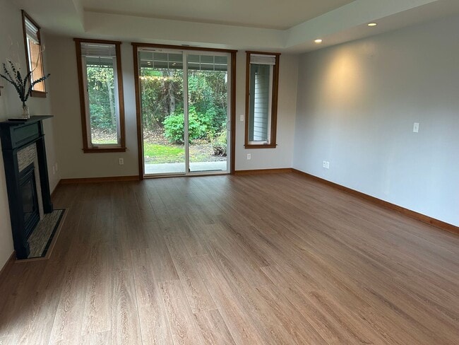 Building Photo - Spacious 3-Bedroom Condo/Townhome in Peaceful Cordata Neighborhood