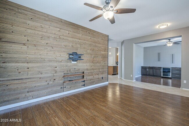 Building Photo - 14335 W Country Gables Dr