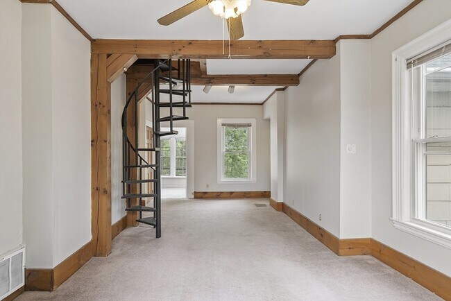 Building Photo - 93 Upham St