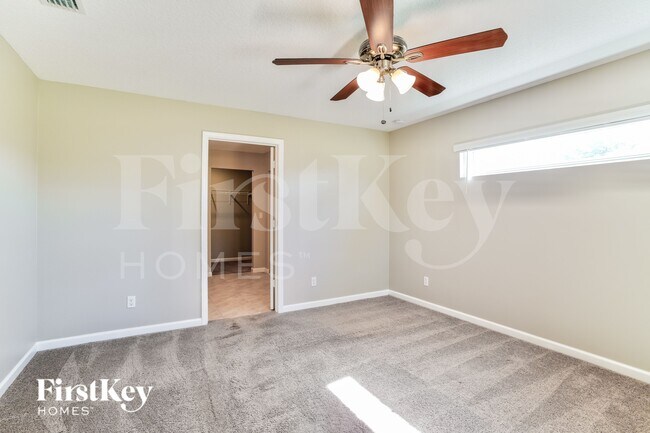 Building Photo - 1082 SW Bianca Ave