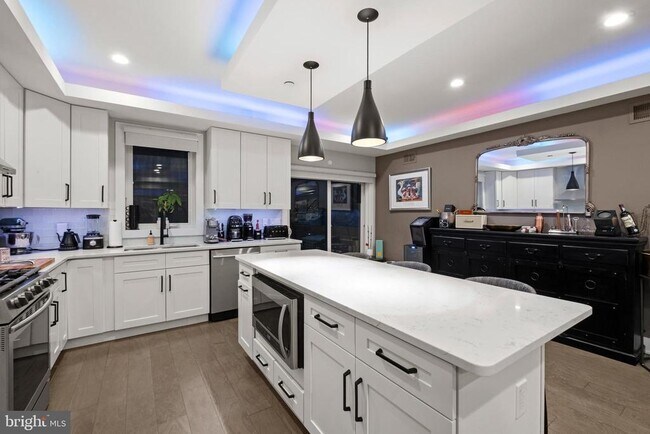 Building Photo - 1121 Earl St