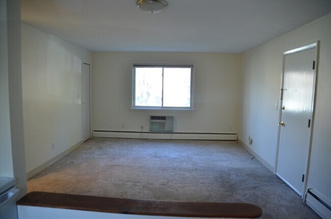 Building Photo - 41 Lionel Ave