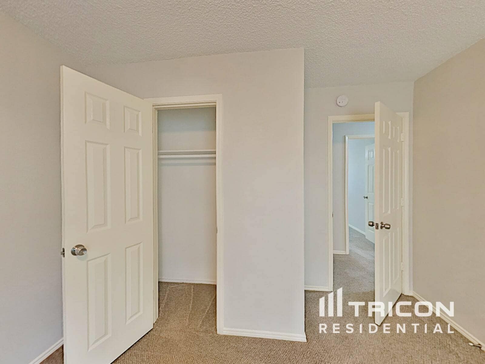 Building Photo - 537 Greenway Dr