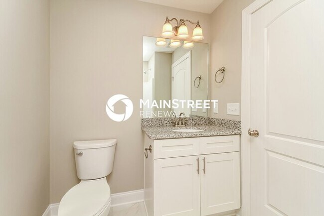 Building Photo - 3 Bedroom Pet-Friendly Home in Hendersonville, TN with Main Street Renewal