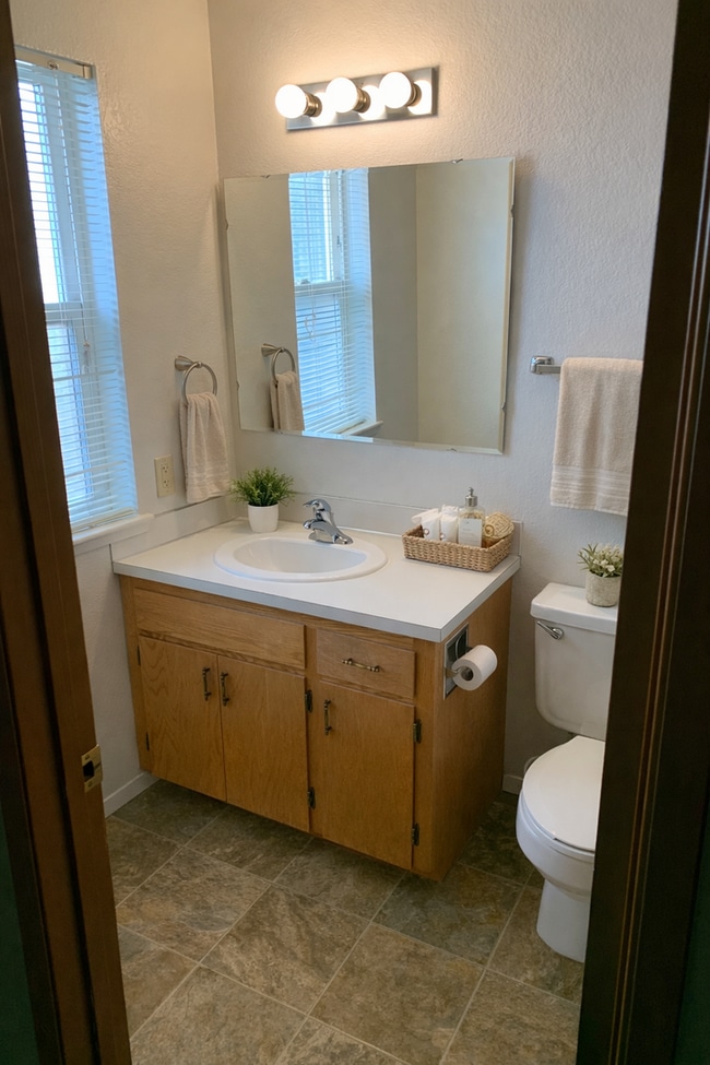 Building Photo - Pra3402