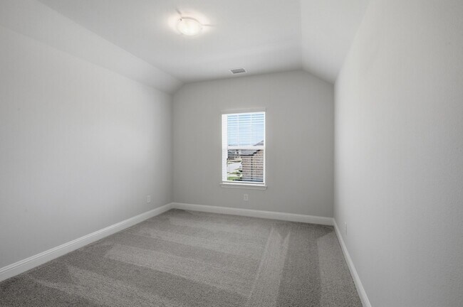 Building Photo - 1224 Redcoat Dr