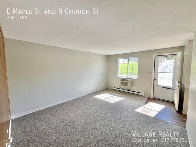 Building Photo - 361 E Maple St