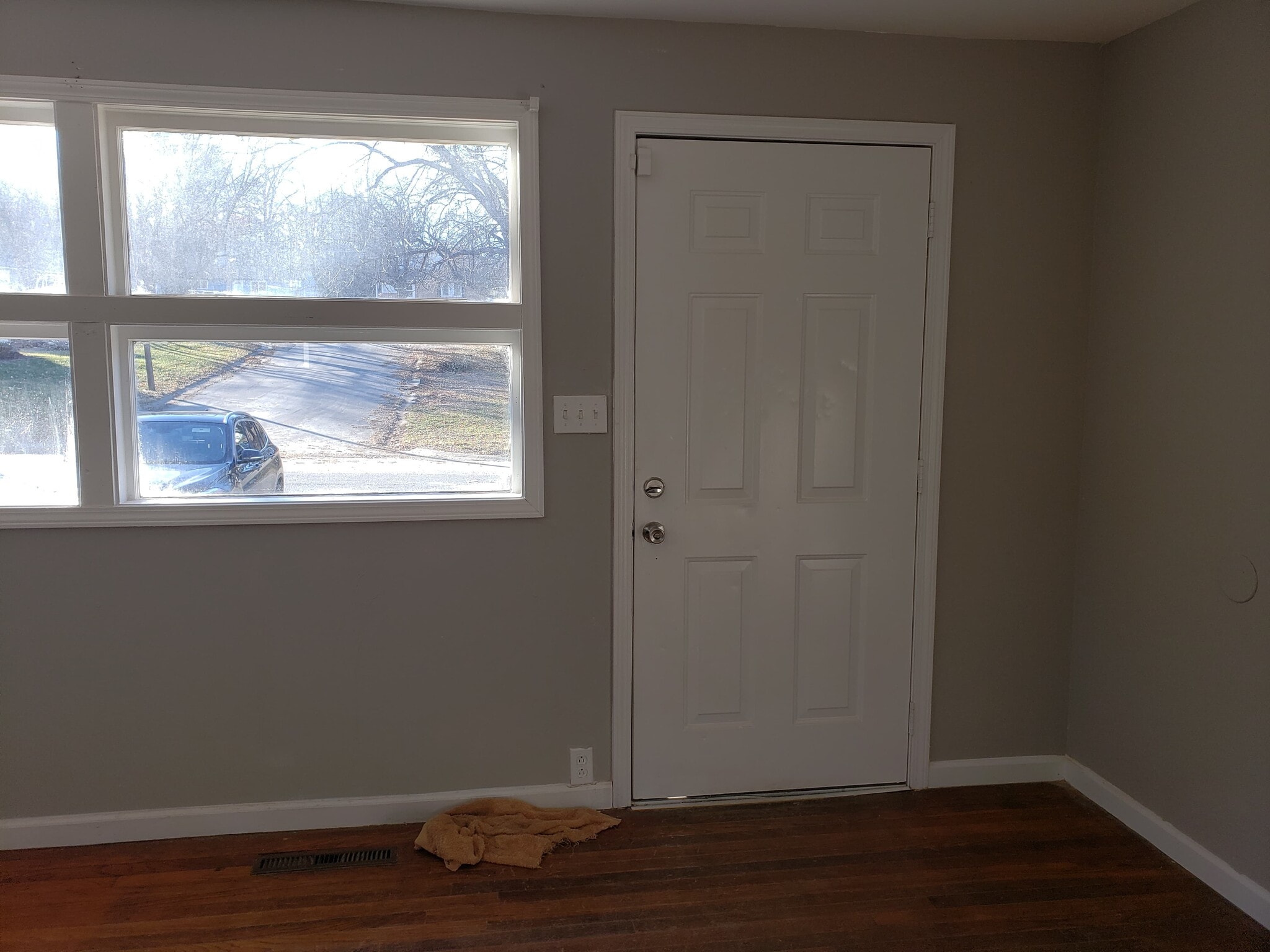 Building Photo - 4501 N Tracy Ave