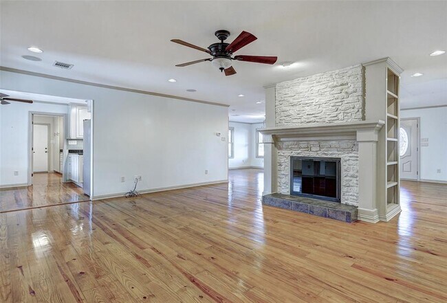 Building Photo - 800 Co Rd 117
