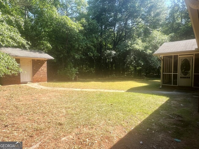 Building Photo - 551 Racetrack Rd