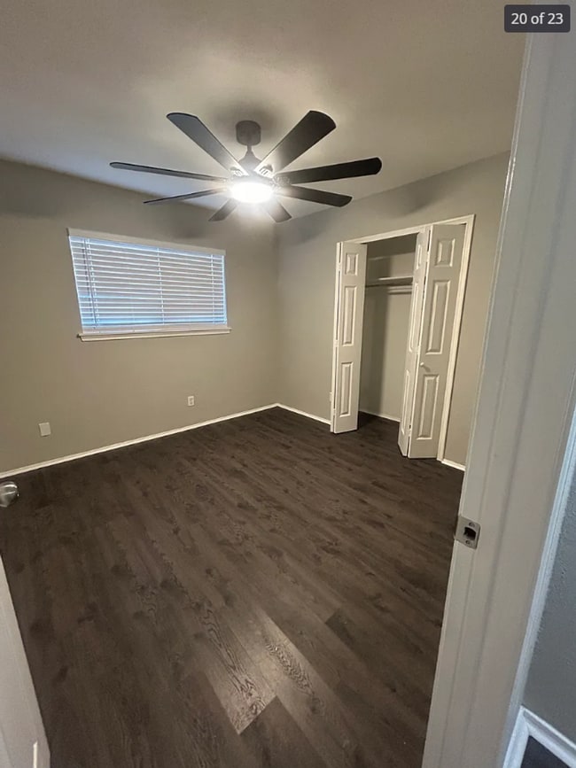 Building Photo - 2801 Meadowview Dr