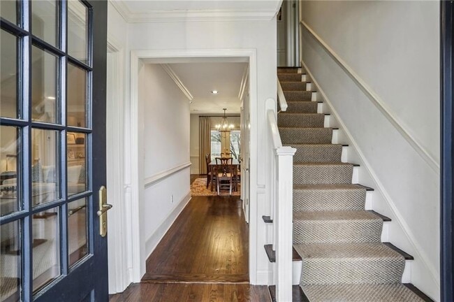 Building Photo - 2415 Oldfield Rd NW