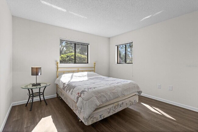 Building Photo - 2851 SW 32nd Ave