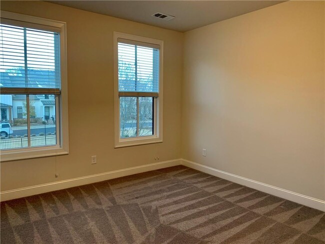 Building Photo - 421 Johnson Ct