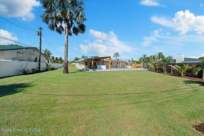 Building Photo - 555 Norwood Ct
