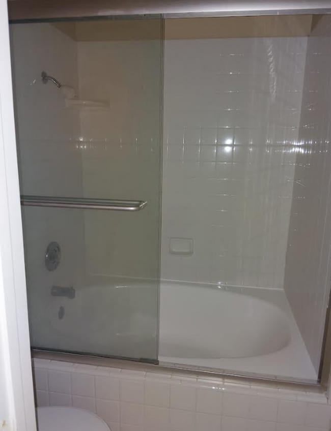 Building Photo - Welcome to our Beautiful, Spacious 2 Bedrooms 2.5 Full Bath Townhouse!