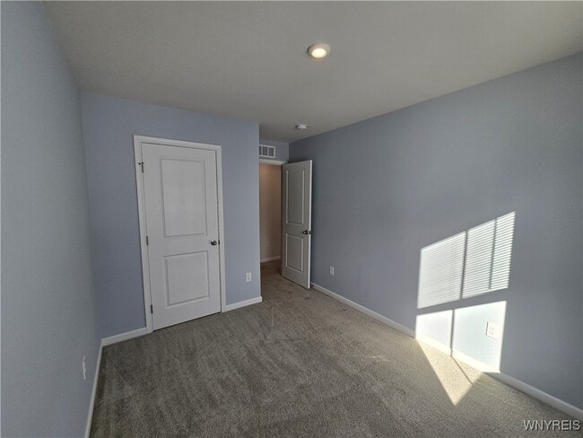 Building Photo - 113 South Dr