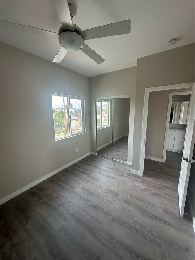 Building Photo - 5124 Leo St