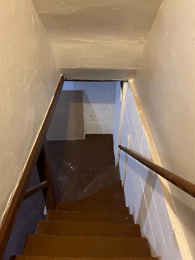 Building Photo - 4218 Edgewood Blvd