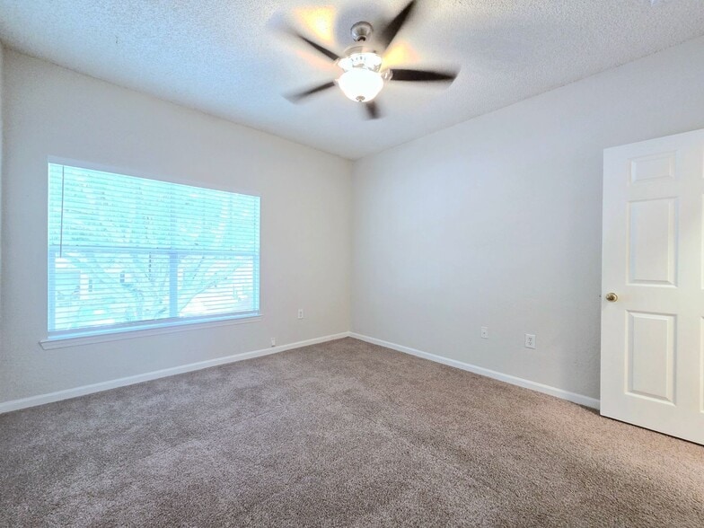 Building Photo - 1323 Arbor Lakes Cir