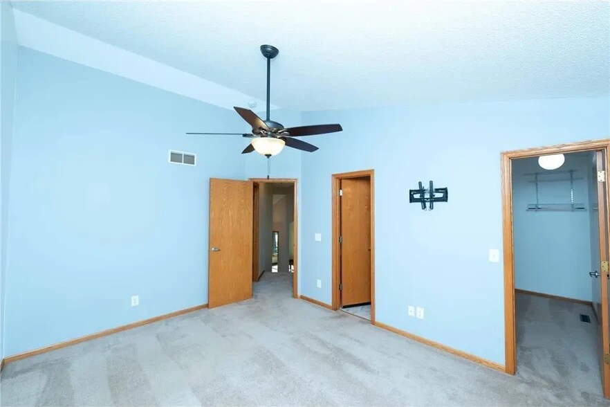 Building Photo - 973 Wildflower Ct