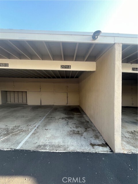 Building Photo - 21711 Wesley Dr