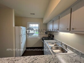 Building Photo - 15 Colonial Park