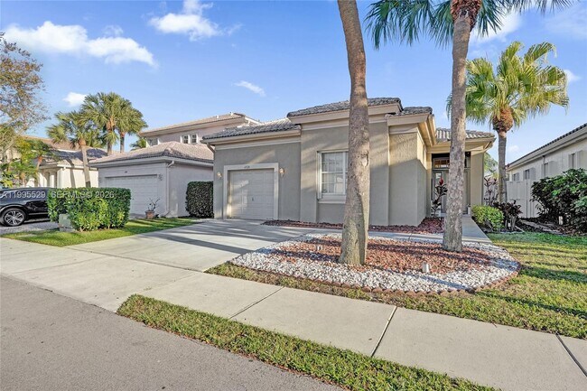 Building Photo - 6928 NW 33rd St