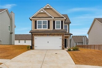 Building Photo - 334 Melody Ln