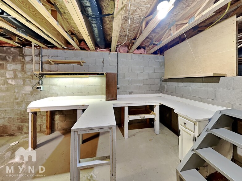 Building Photo - 4573 Dungannon Dr