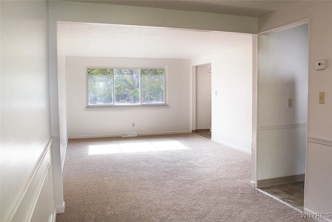 Building Photo - 116 Berehaven Dr