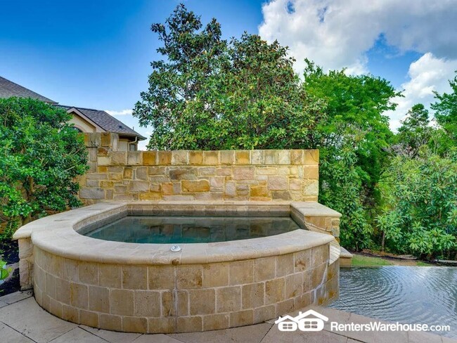 Building Photo - 206 Varco Dr