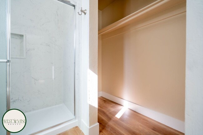 Building Photo - 513 Pierce Rd