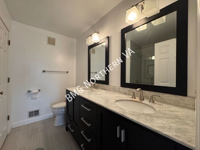 Building Photo - 1520 Northern Neck Dr