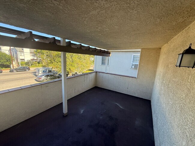 Building Photo - 2-Bedroom ADU with All Appliances Included in Valley Village!