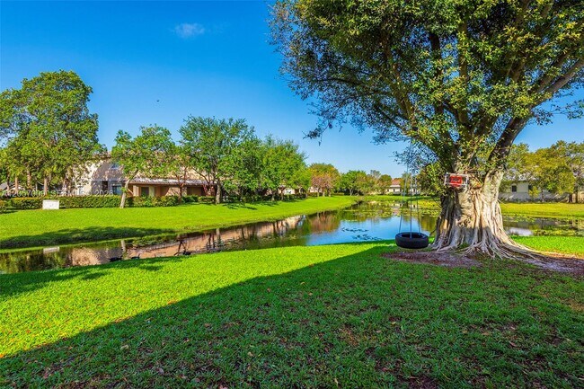Building Photo - 3242 Coral Ridge Dr