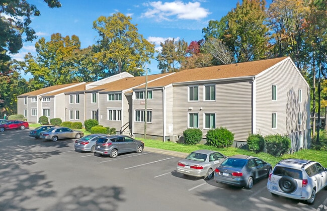 Building Photo - The Pointe