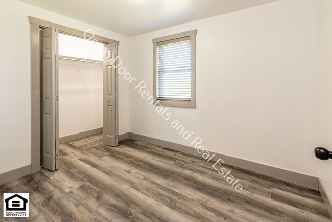 Building Photo - 4990 Co Rd 71