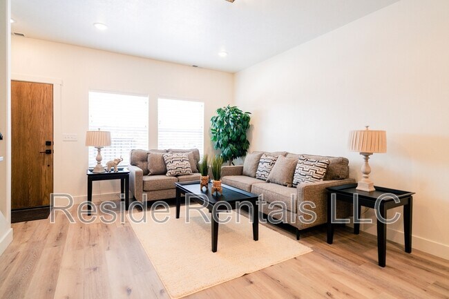 Building Photo - 254 Spring Creek Pky